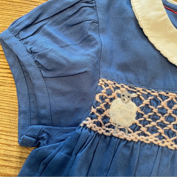 Baby Boden Sheep Embroidered Smocked Collared Dress - Picture 3 of 4
